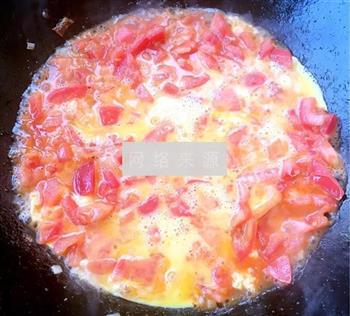 番茄鸡蛋木耳炒米线的做法步骤13