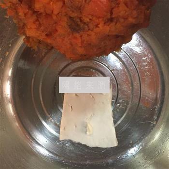 炸胡萝卜豆腐丸子的做法步骤5