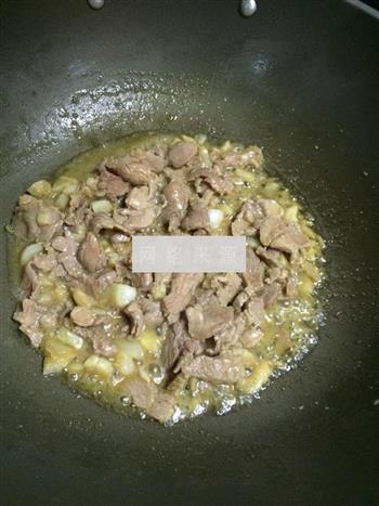 蒜头炒肉片的做法图解7