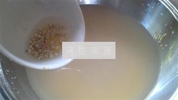 山药鹌鹑蛋小米粥的做法步骤5