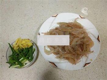 椒味葱香白虾的做法步骤1