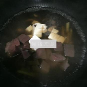 豆腐牛血汤的做法图解5