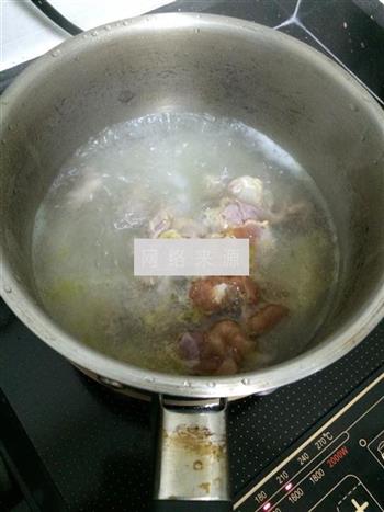艾草瘦肉汤的做法图解5