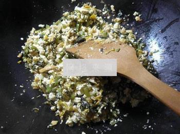 黄花菜雪菜炒老豆腐的做法步骤8