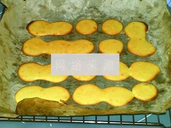 鹅蛋黄海绵饼干的做法步骤12