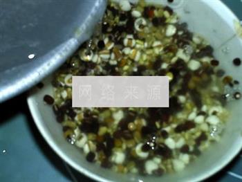 糙米红豆薏仁浆的做法图解3