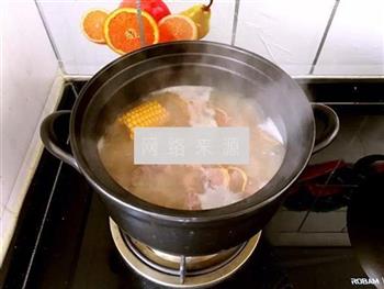 红豆薏米脊骨汤的做法步骤6