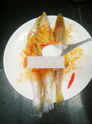 香煎沙丁鱼的做法步骤2
