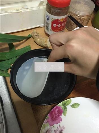 广式鲜虾肠粉的做法步骤7