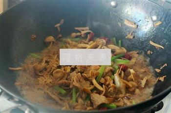 野生小黄蘑炒肉片的做法步骤8
