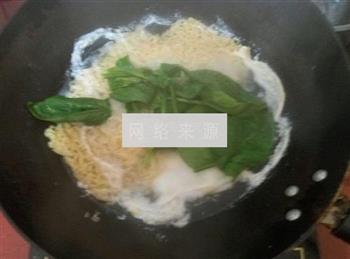 荷包蛋煮方便面的做法图解7