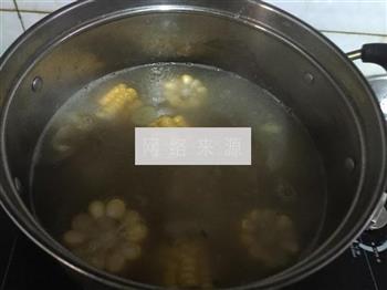 玉米莲藕排骨汤的做法图解9