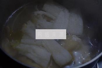 竹荪煲鸡汤的做法图解6