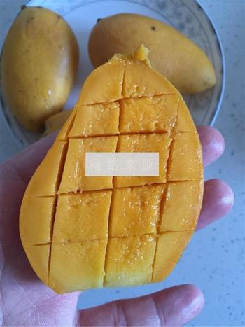 芒果酸奶的做法图解2