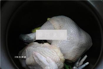姜葱砂锅鸡的做法步骤6