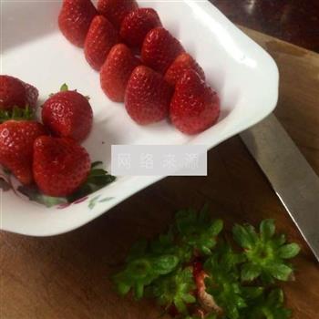 草莓奶油卷的做法图解15