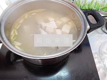 平菇豆腐鱼汤的做法图解5