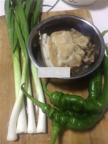蒜苗青椒回锅肉的做法步骤1