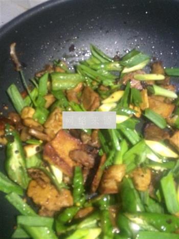 蒜苗青椒回锅肉的做法步骤10