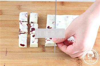蔓越莓牛轧糖的做法步骤9
