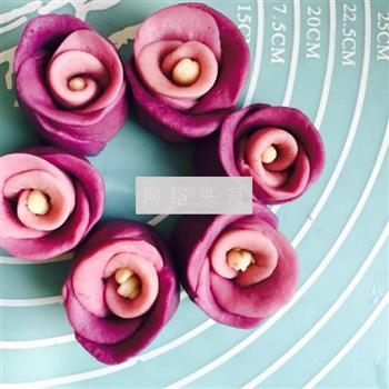 紫薯玫瑰花环馒头的做法步骤12