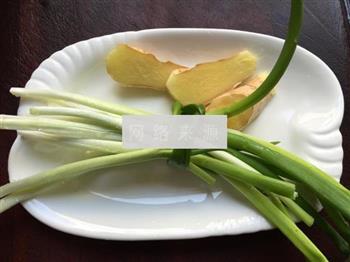 香菇竹荪老鸡汤的做法步骤2