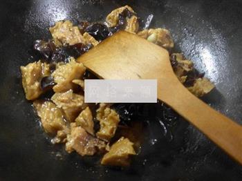 黑木耳鸡翅烧烤麸的做法步骤12