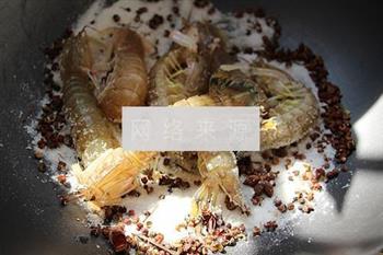椒盐焗皮皮虾的做法步骤3