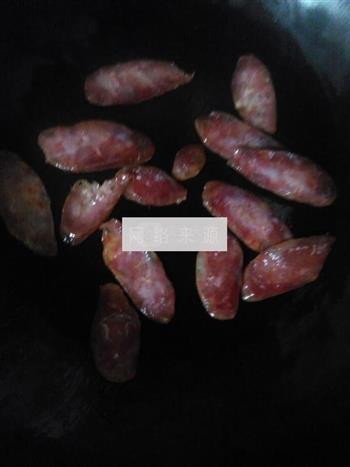 腊肠炒蒜苔的做法步骤2