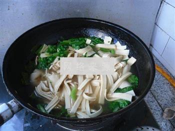 干豆腐烧牛肉肠的做法步骤8