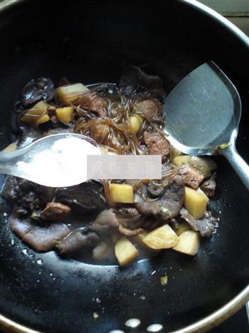 猪肉土豆炖松蘑的做法步骤13