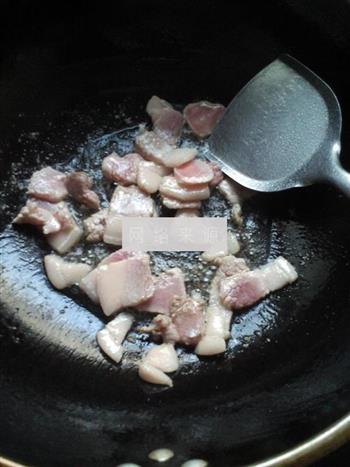 猪肉土豆炖松蘑的做法图解5