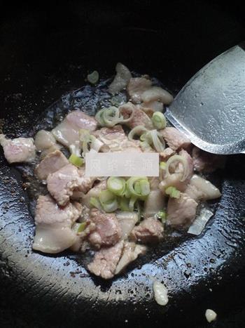 猪肉土豆炖松蘑的做法步骤6