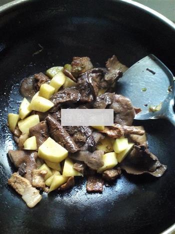 猪肉土豆炖松蘑的做法步骤8