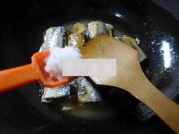 红烧秋刀鱼的做法步骤9