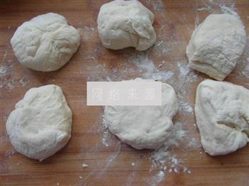 培根沙拉面包的做法步骤3