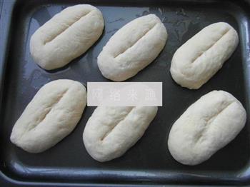 培根沙拉面包的做法步骤4