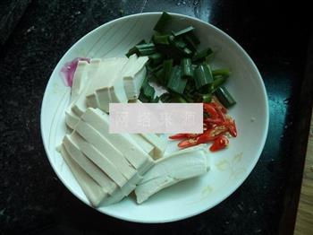 米椒炒豆腐的做法步骤2