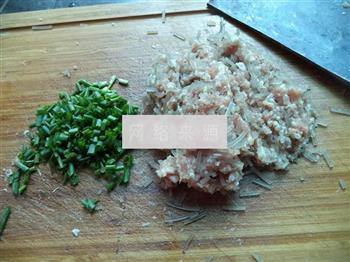 煎猪肉粉丝酿豆腐的做法步骤4