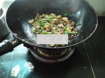西兰花青椒牛肉的做法步骤11