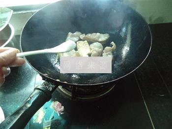 红苔菜煮鱼的做法步骤6