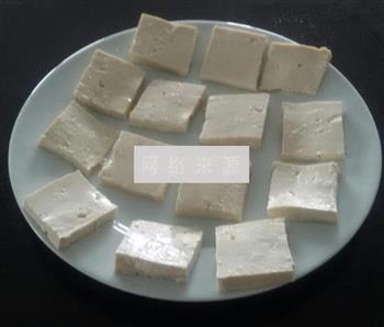 五花肉辣白菜垫豆腐的做法步骤4