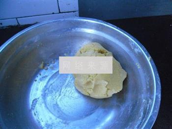 蛋黄玉米面窝窝头的做法步骤3