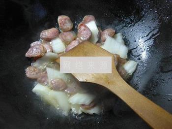 白菜梗麻辣香肠炒西葫芦的做法步骤6