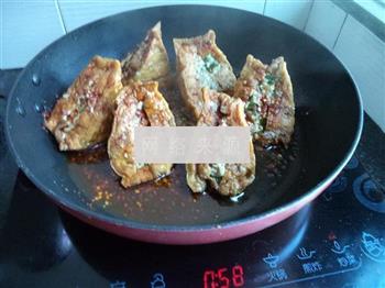煎三角豆腐酿肉的做法步骤6
