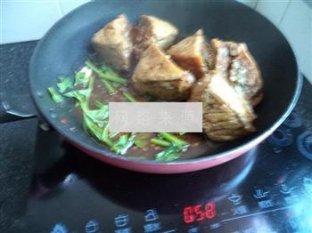 煎三角豆腐酿肉的做法步骤9