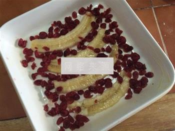 翻转香蕉蔓越莓蛋糕的做法步骤4