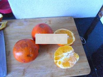 果肉橙汁的做法步骤1