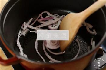 韩式泡菜炒年糕的做法步骤3
