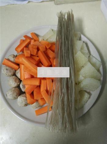 青菜贡丸粉丝汤的做法步骤1